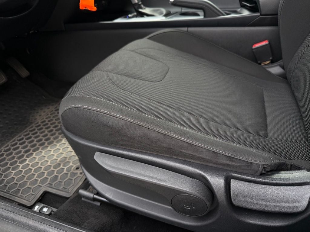 2022 Hyundai Elantra SE