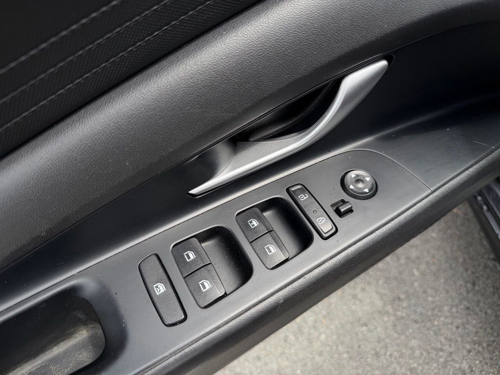 2022 Hyundai Elantra SE