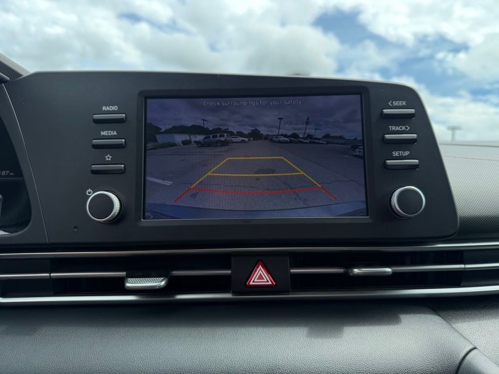 2022 Hyundai Elantra SE