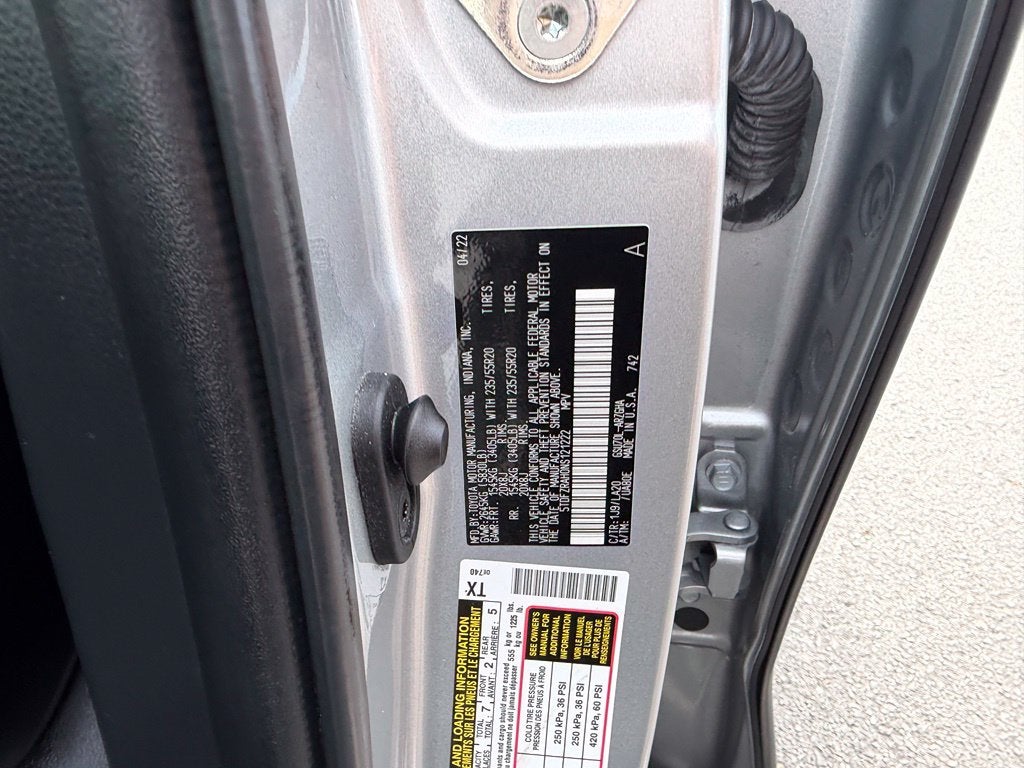 2022 Toyota Highlander Platinum *Platinum Pkg/Pano Roof/Pano View Mirrors