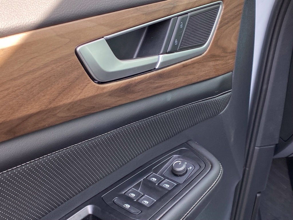 2026 Volkswagen Atlas SE w/Technology