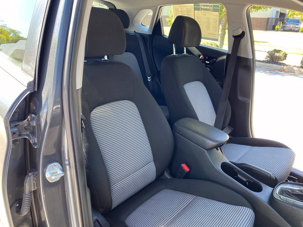2022 Hyundai Kona SE