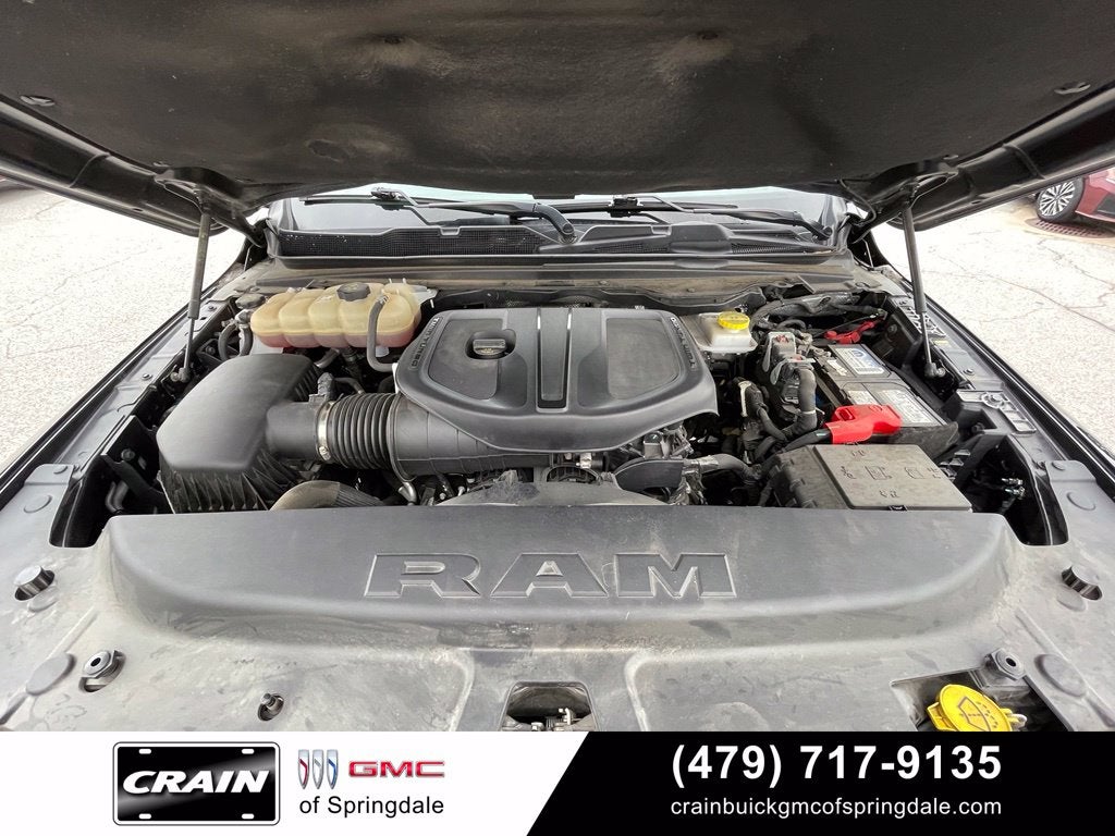 2025 RAM 1500 Laramie Dual–Pane Panoramic Sunroof