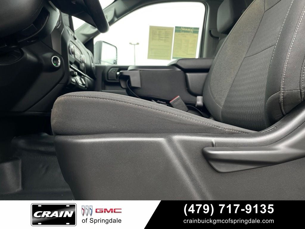 2025 GMC Sierra 2500HD Pro