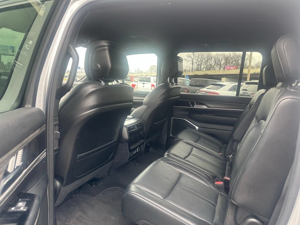 2023 Jeep Wagoneer Series III
