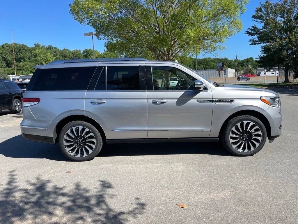 2022 Lincoln Navigator Black Label