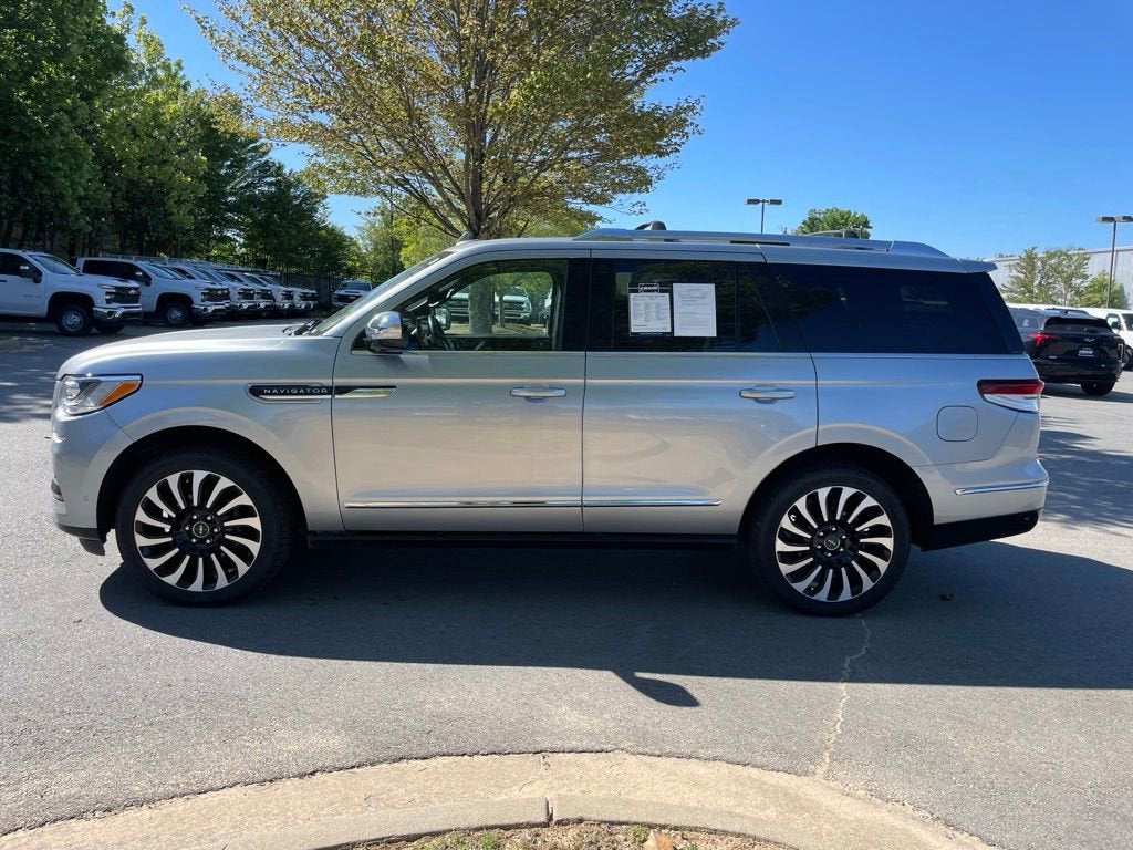 2022 Lincoln Navigator Black Label