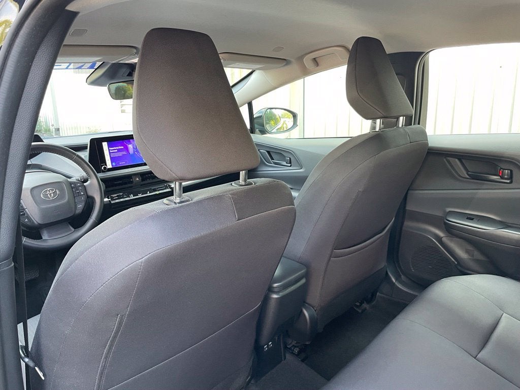 2025 Toyota Prius LE