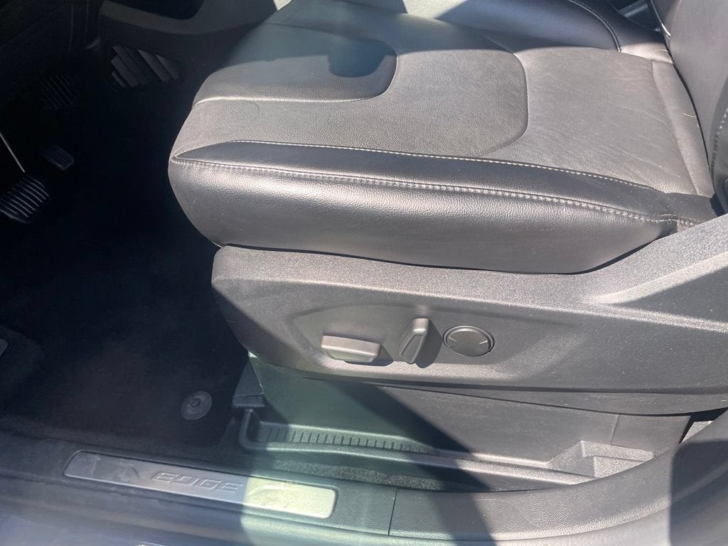 2021 Ford Edge Titanium