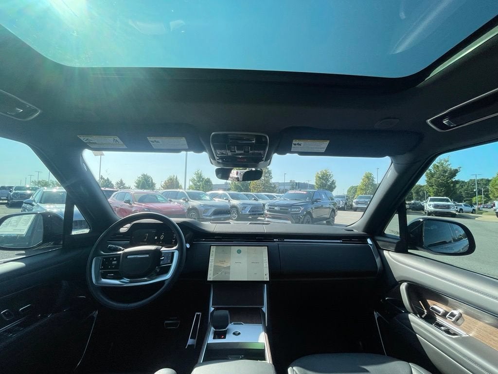 2025 Land Rover Range Rover SE
