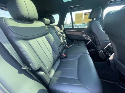 2025 Land Rover Range Rover SE